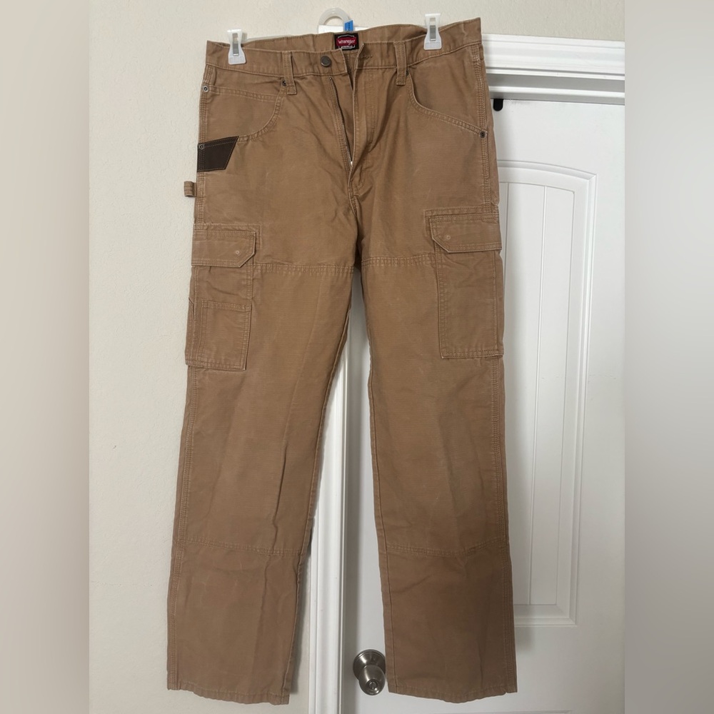Men's Wrangler Workwear Cargo Pants in Tan